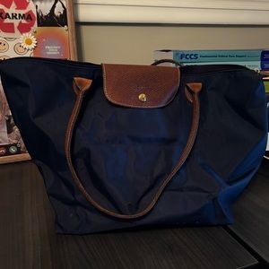 Medium-sized LongChamp shoulder bag